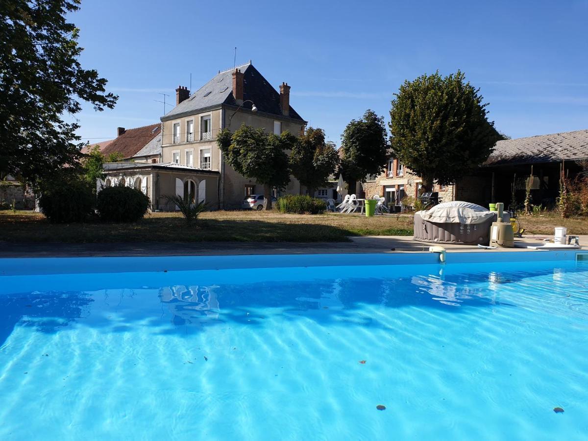 Domaine De La Caure Villa Bussiere-Dunoise Exterior foto