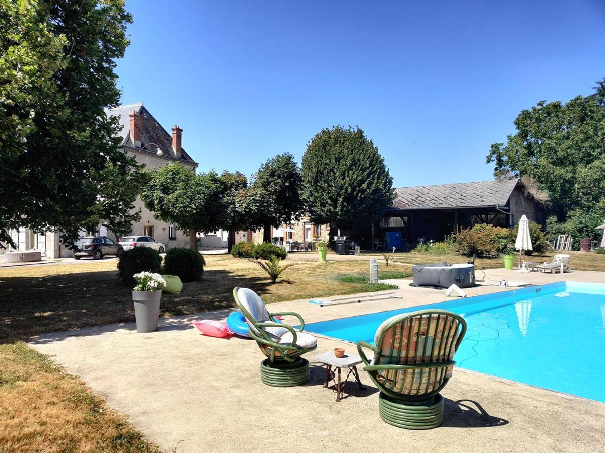 Domaine De La Caure Villa Bussiere-Dunoise Exterior foto