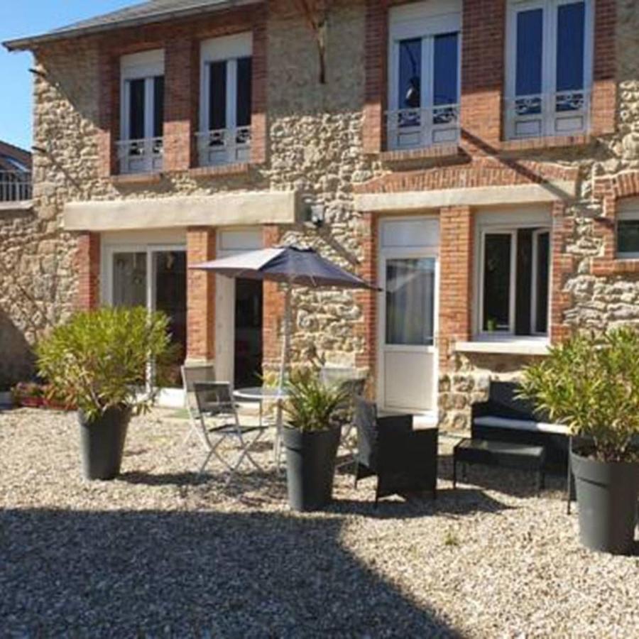 Domaine De La Caure Villa Bussiere-Dunoise Exterior foto